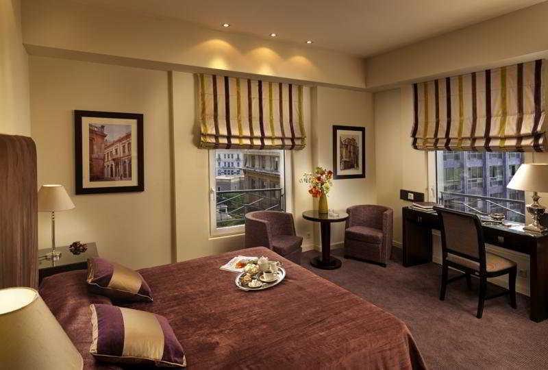 Best Western Esperia Palace Hotel Atina Oda fotoğraf
